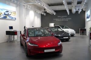 אולם תצוגה טסלה - ב"ש