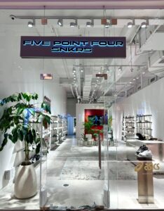 חנות פקטורי 54 - FIVE POINT FOUR